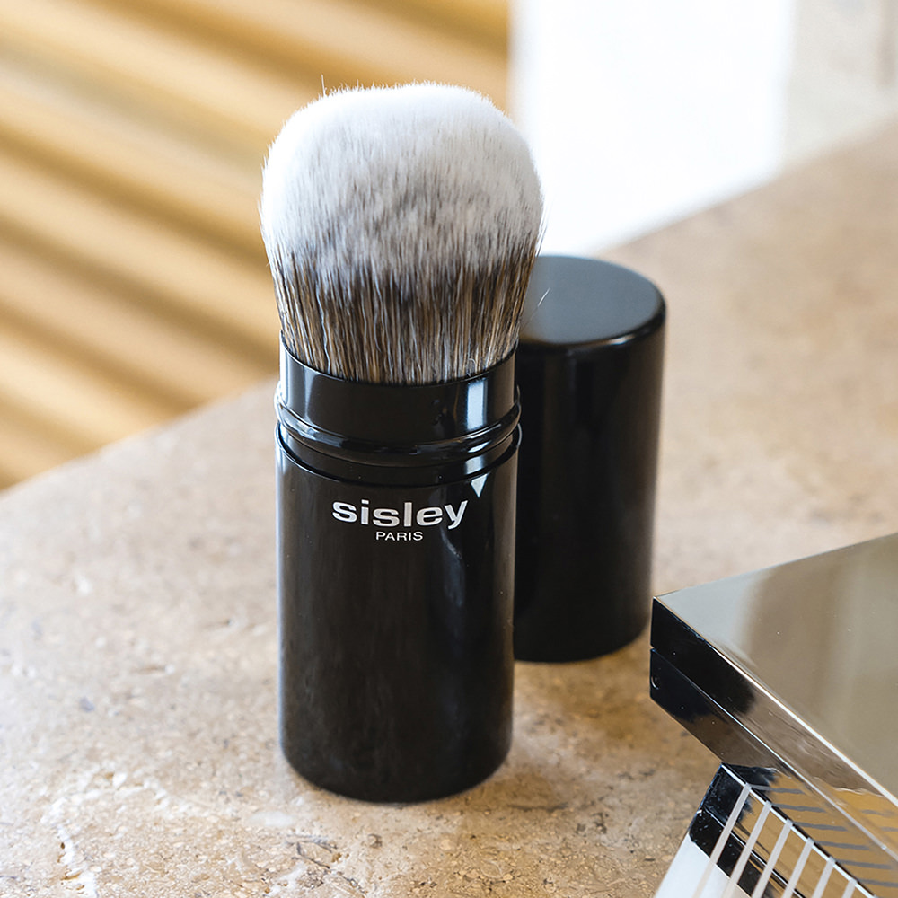 Kabuki Brush